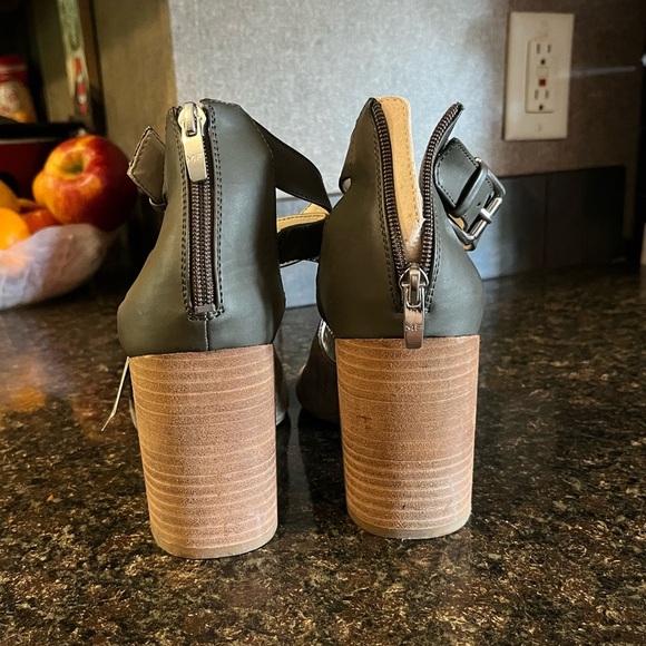 Marc Fisher Taupe Peep-Toe Block Heels - Picture 3 of 8